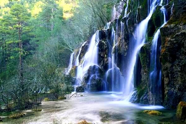 【聚焦民生】筑梦家园：民族特色融入现代建筑体系，打造宜居生活新模式